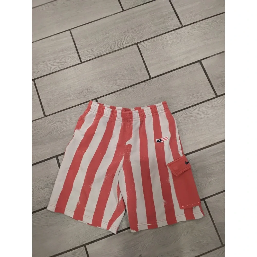 Vintage Y2K Nike Men's Small Cotton Athletic Shorts –‎ Red/White Brush Stripe